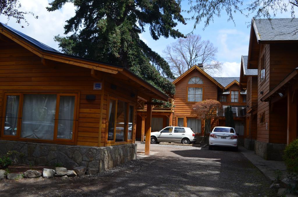Apart Hotel Robles Del Sur San Martin de los Andes Bagian luar foto
