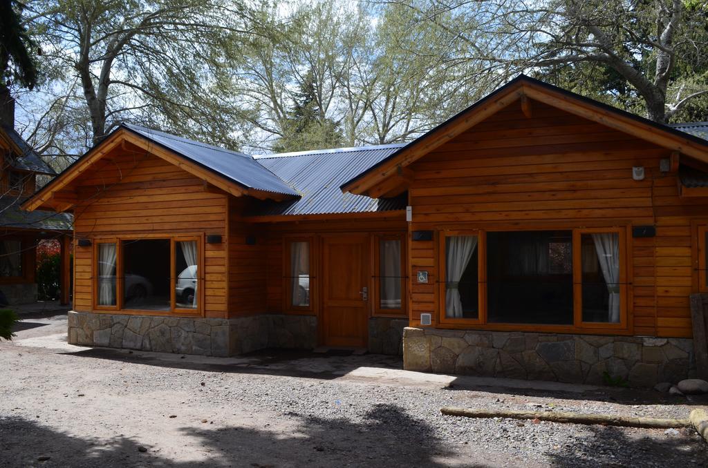 Apart Hotel Robles Del Sur San Martin de los Andes Bagian luar foto