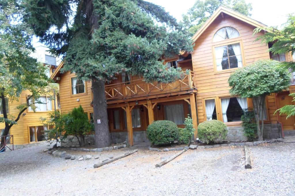 Apart Hotel Robles Del Sur San Martin de los Andes Bagian luar foto