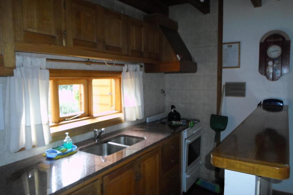 Apart Hotel Robles Del Sur San Martin de los Andes Ruang foto