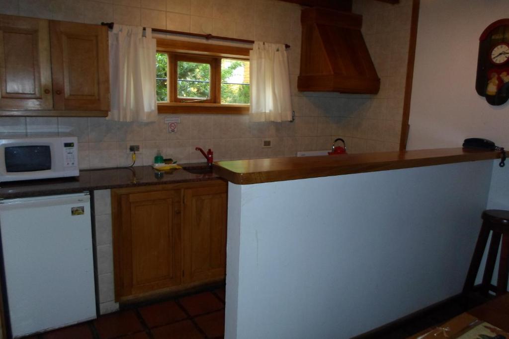 Apart Hotel Robles Del Sur San Martin de los Andes Ruang foto