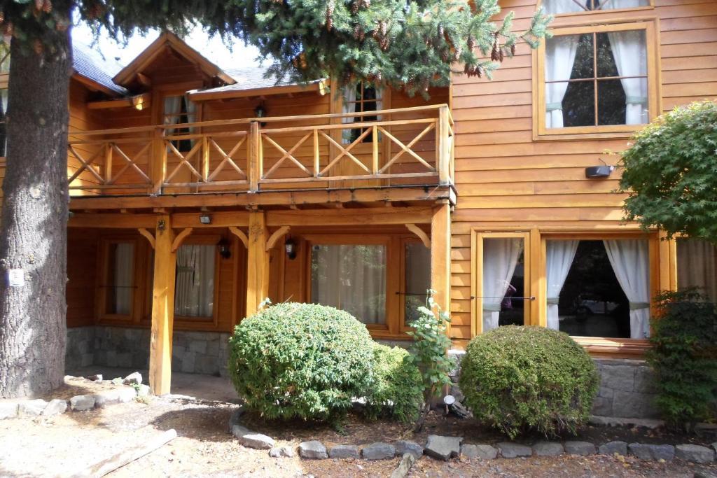 Apart Hotel Robles Del Sur San Martin de los Andes Bagian luar foto