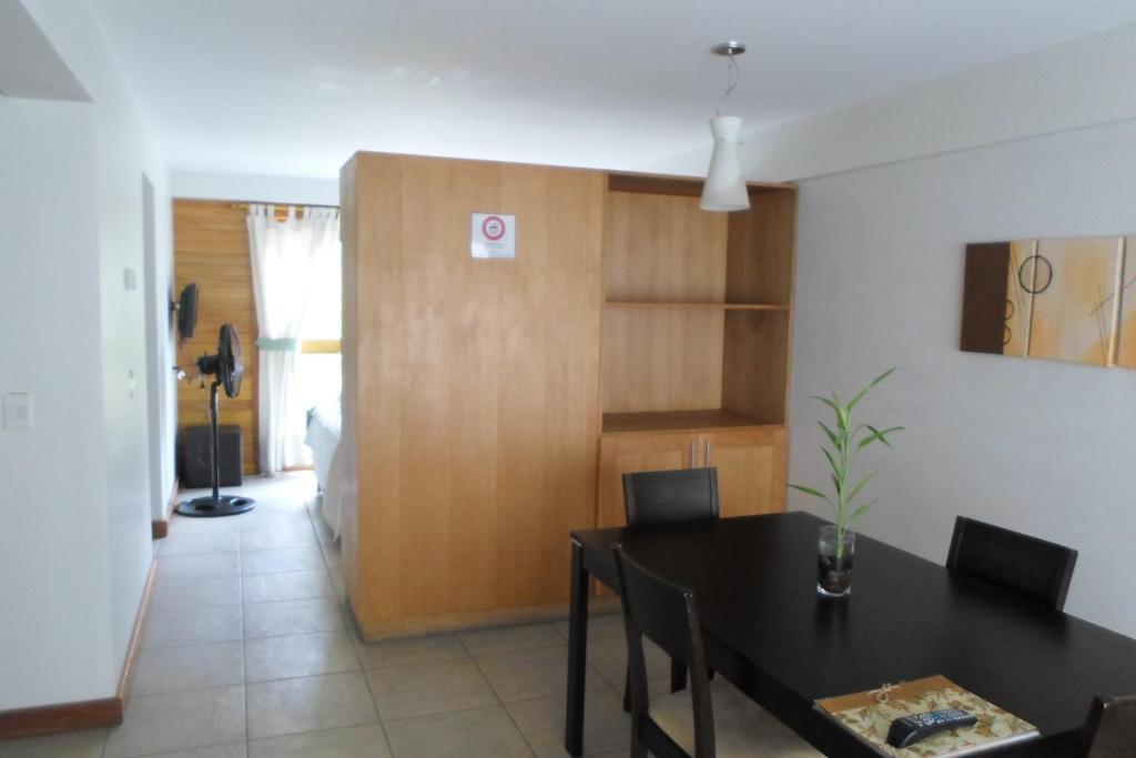 Apart Hotel Robles Del Sur San Martin de los Andes Ruang foto