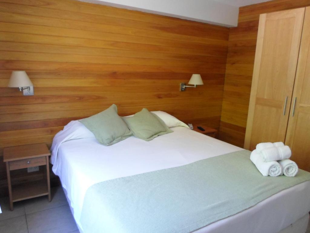 Apart Hotel Robles Del Sur San Martin de los Andes Ruang foto