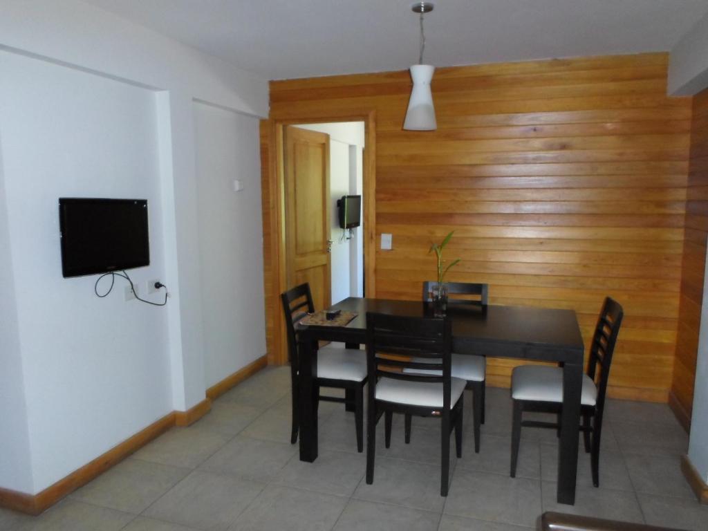 Apart Hotel Robles Del Sur San Martin de los Andes Ruang foto